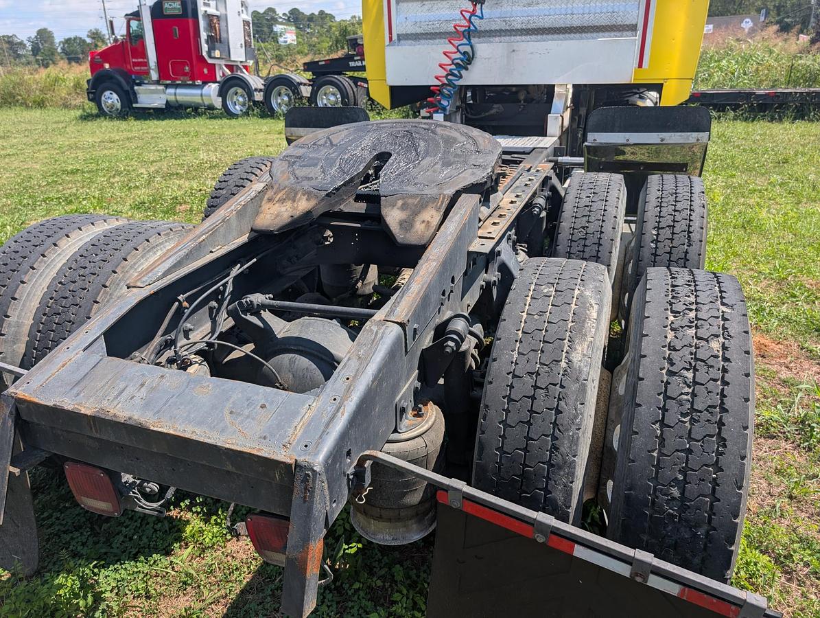 Used 2004 WESTERN STAR 4900