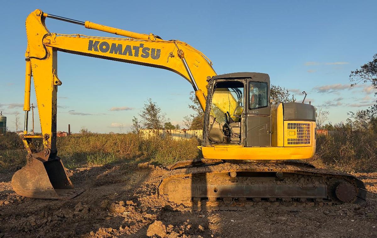 Used 2005 KOMATSU PC-228 LC