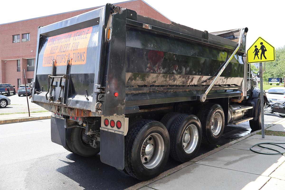 Used 2006 MACK CT713 Granite