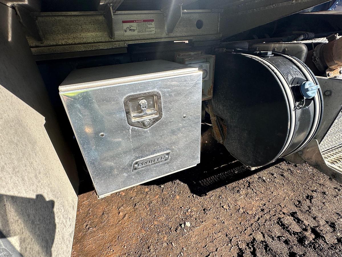 Used 2016 PETERBILT 365