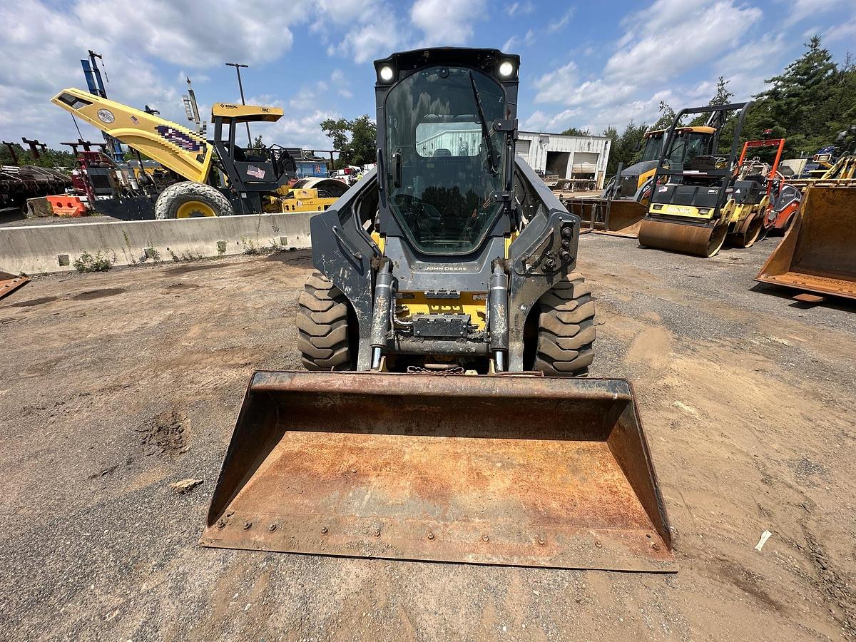 Used 2019 DEERE 332G