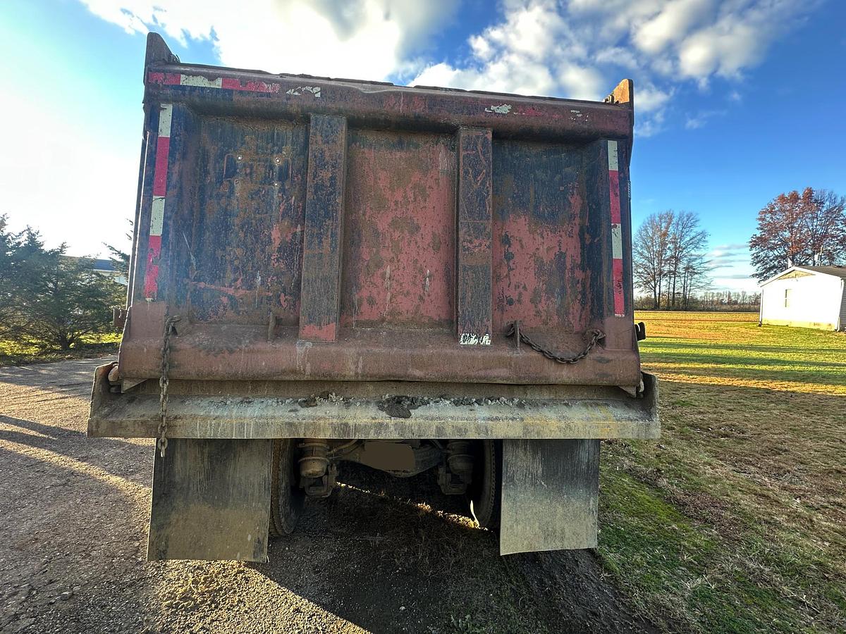 Used 2002 MACK RD688S