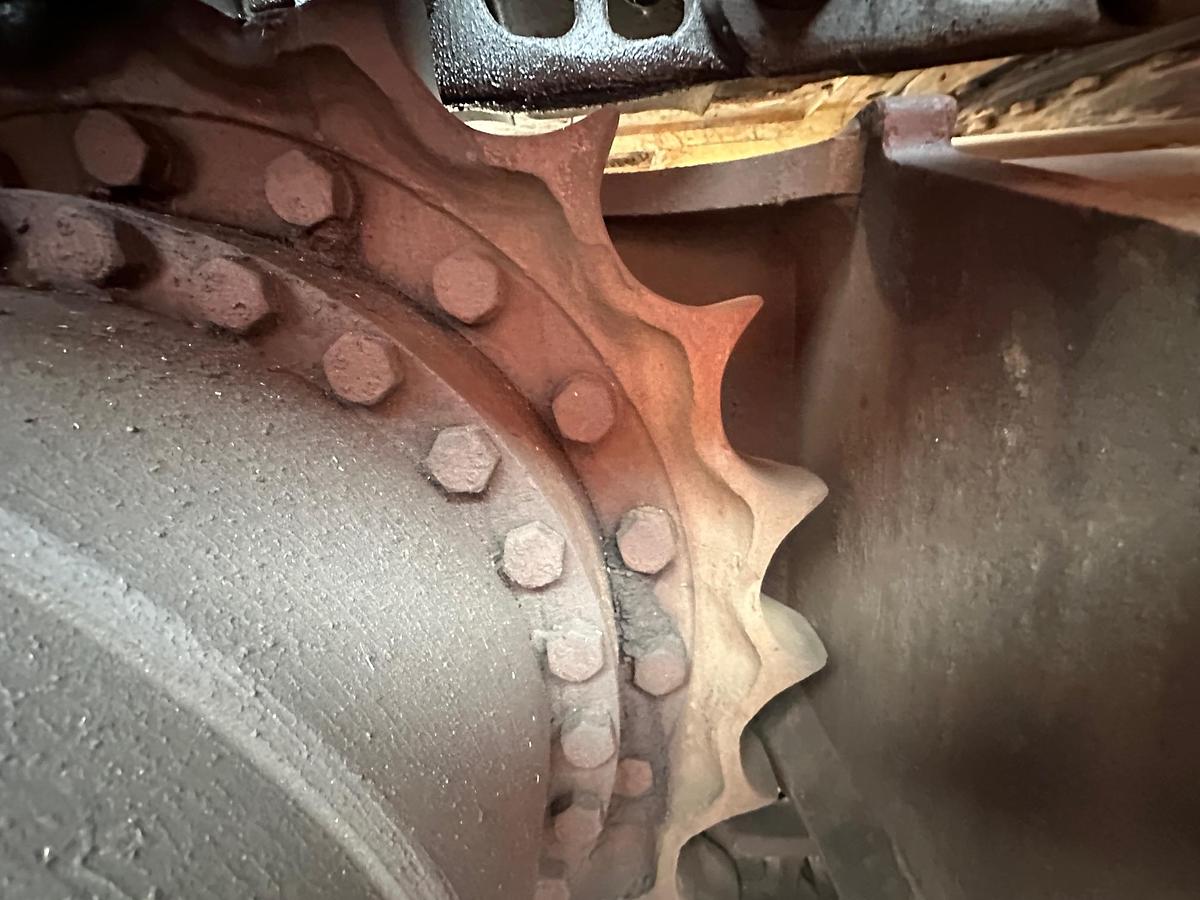 Used 2005 DEERE 330C LC