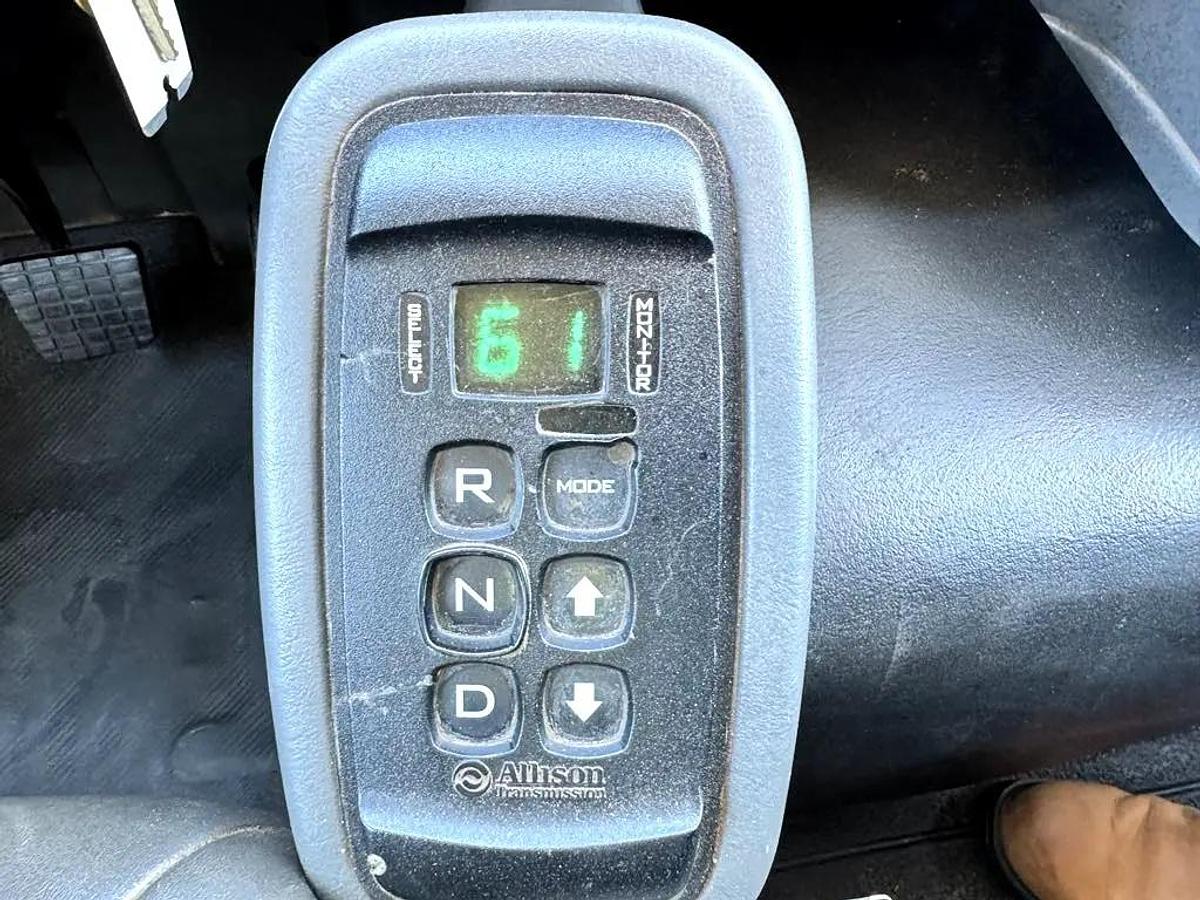 Used 2012 INTERNATIONAL 7600