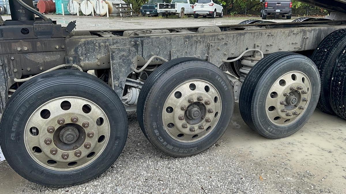 Used 2018 MACK Granite GU713