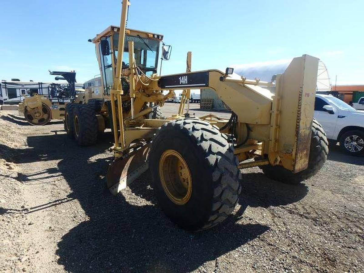 Used 2006 CATERPILLAR 14H