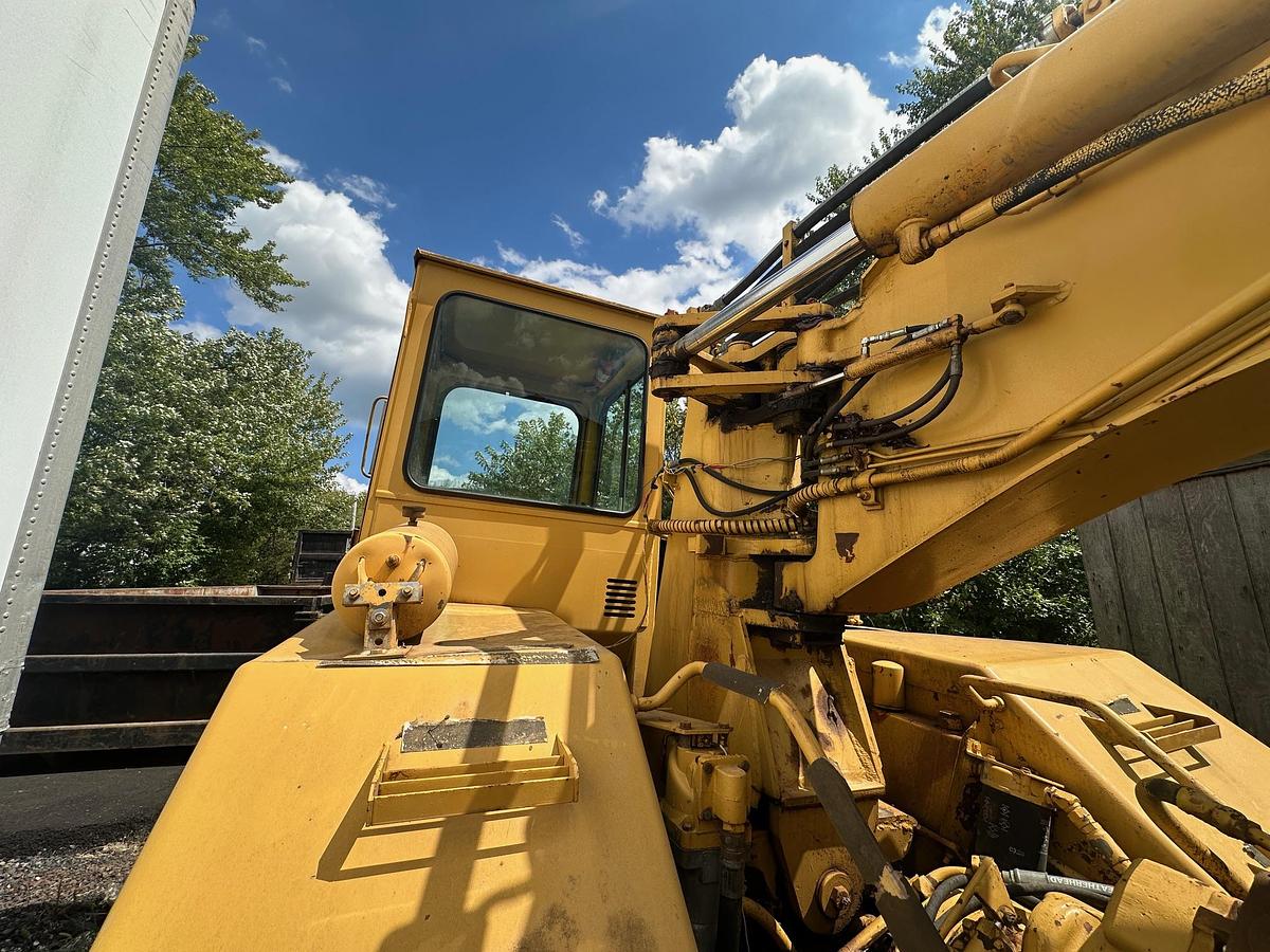 Used 1984 JOHN DEERE 762