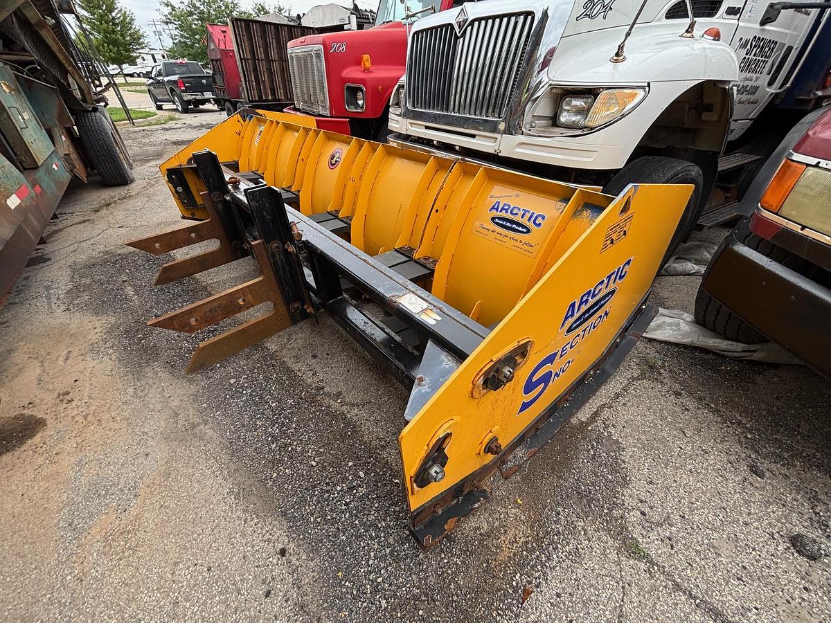 Used 2000 ARCTIC 14HD