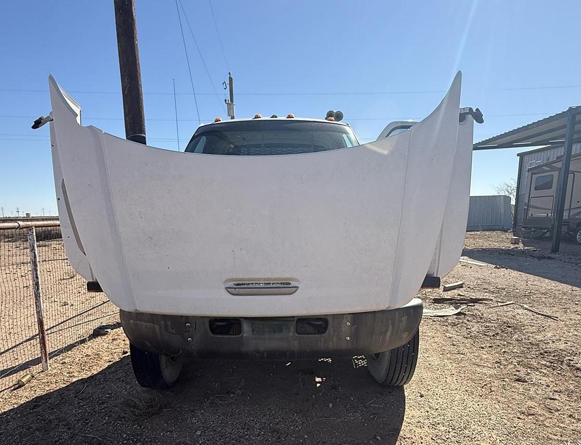 Used 2004 CHEVROLET C8500