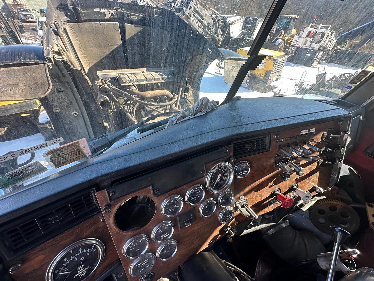 Used 1997 PETERBILT 389