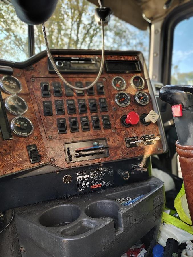 Used 1998 INTERNATIONAL 9300