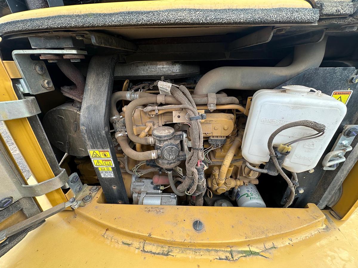 Used 2017 CATERPILLAR 305.5E2 CR