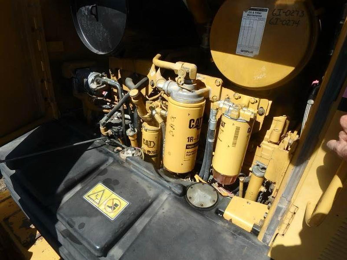 Used 2006 CATERPILLAR 14H