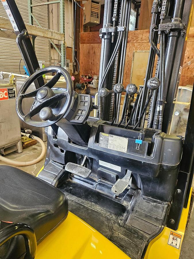 Used 2013 YALE GLP050VX