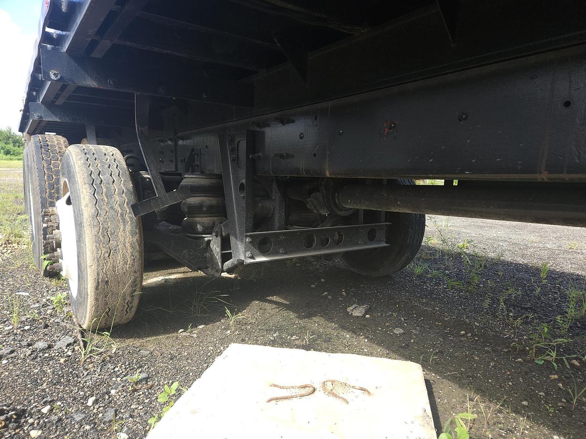 Used 2005 MACK  Granite CV713