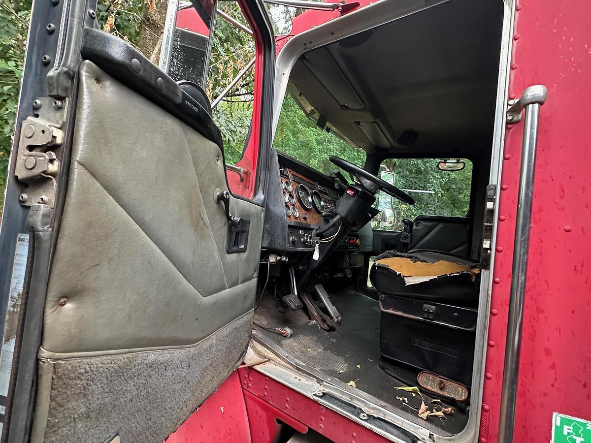 Used 2000 KENWORTH T300