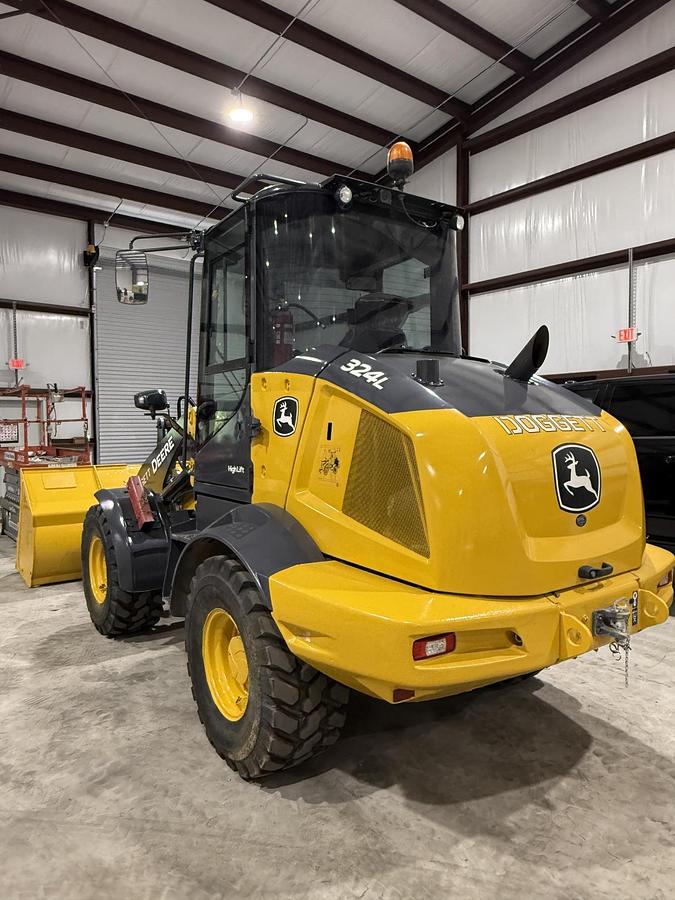 Used 2022 DEERE 324L
