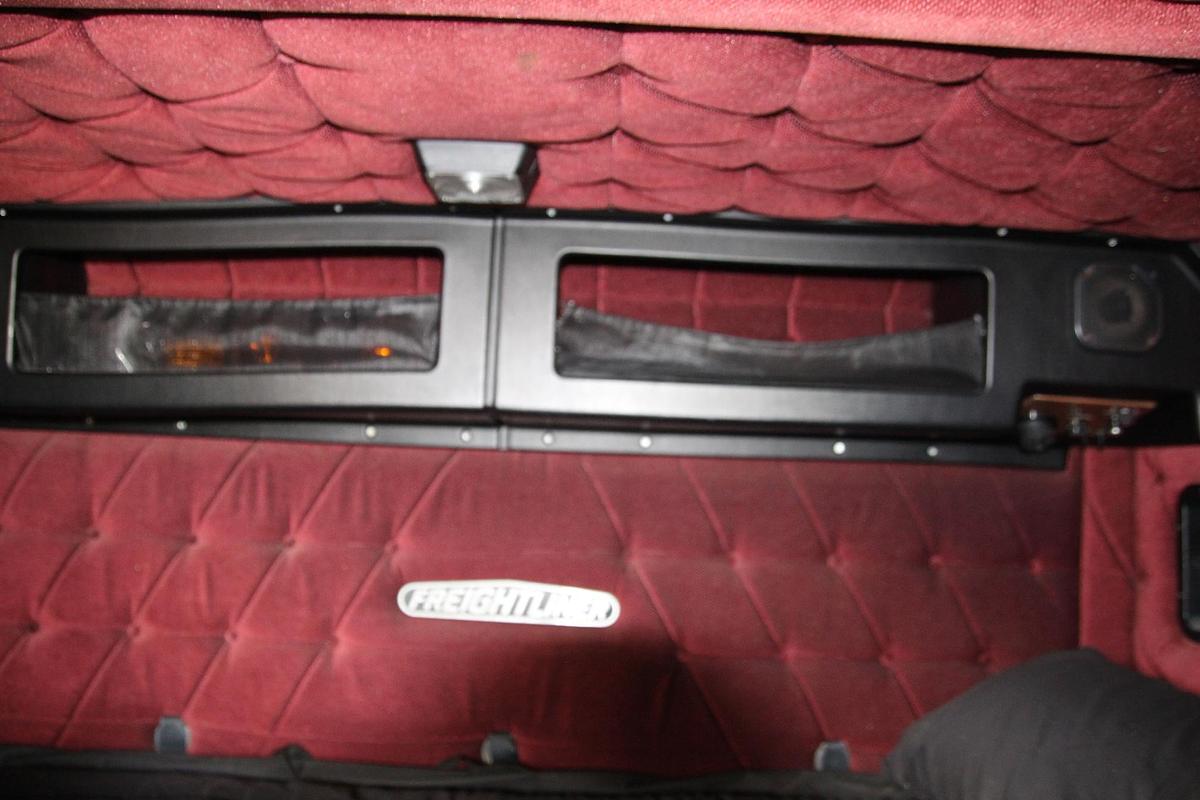 Used 1995 FREIGHTLINER 120