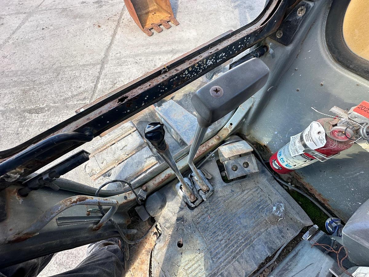 Used 1996 KOMATSU PC128UU-1