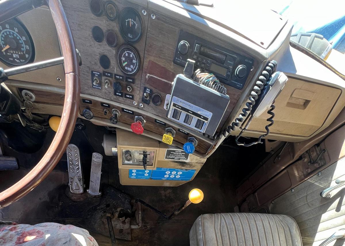 Used 1977 MACK RS767LST