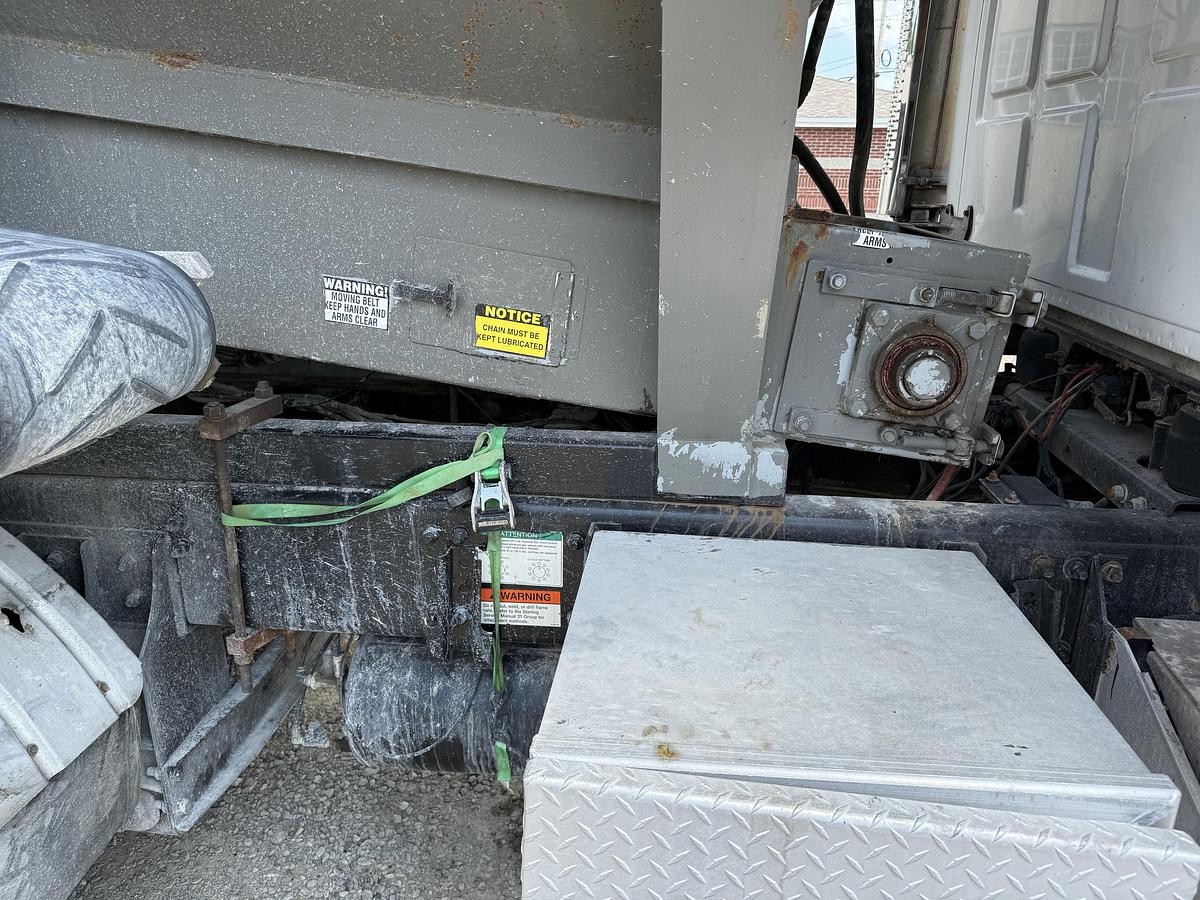 Used 2005 STERLING LT9500