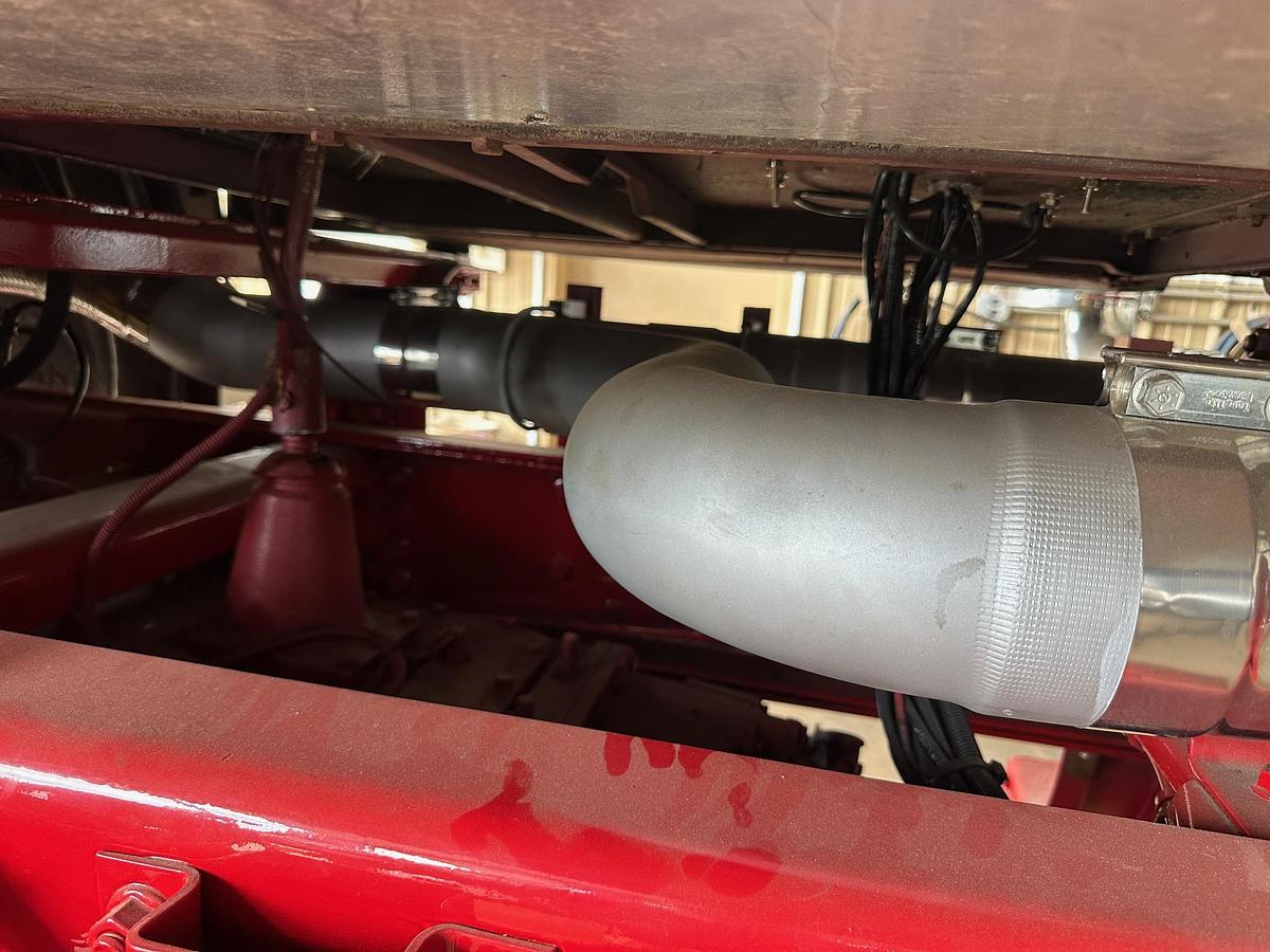 Used 1997 AUTOCAR DK6 Tilt Nose