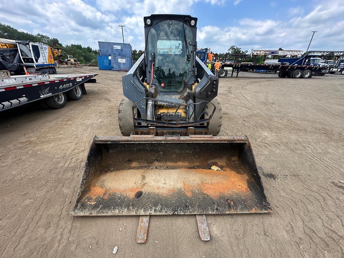 Used 2017 DEERE 332G