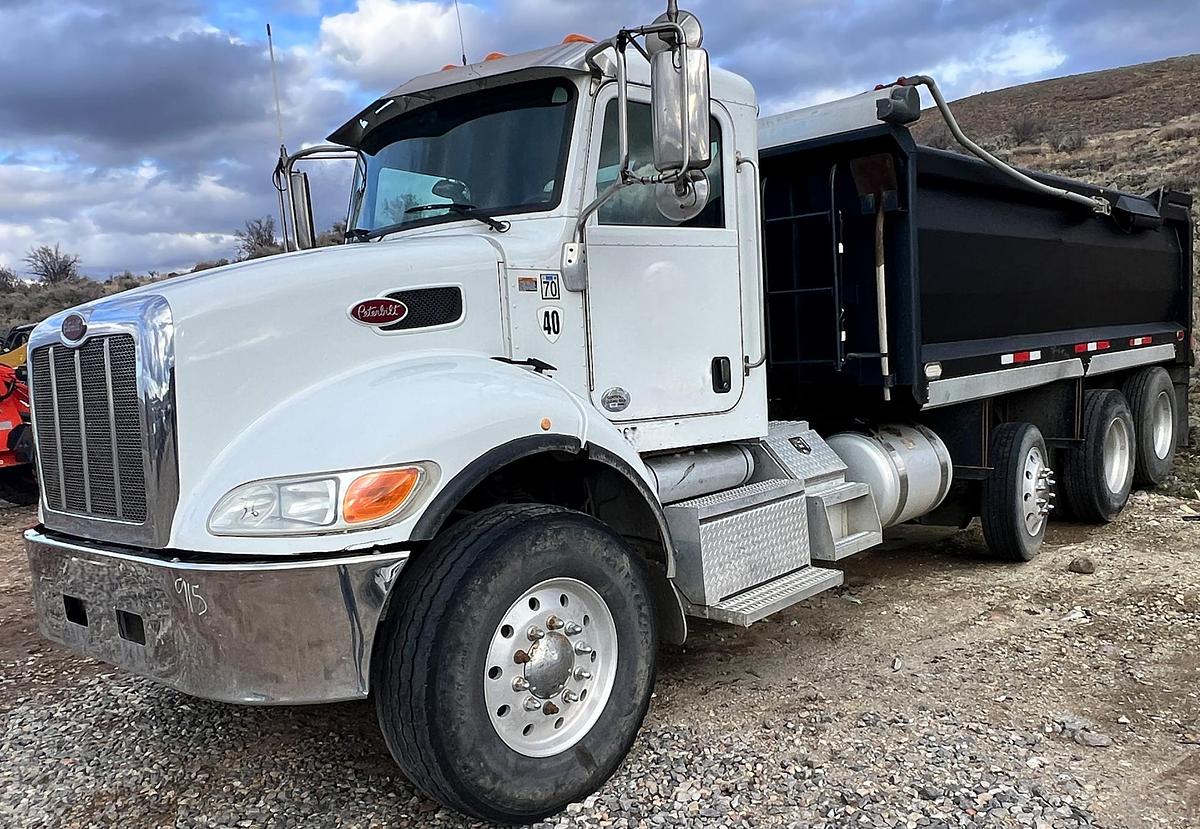 Used 2016 PETERBILT 348