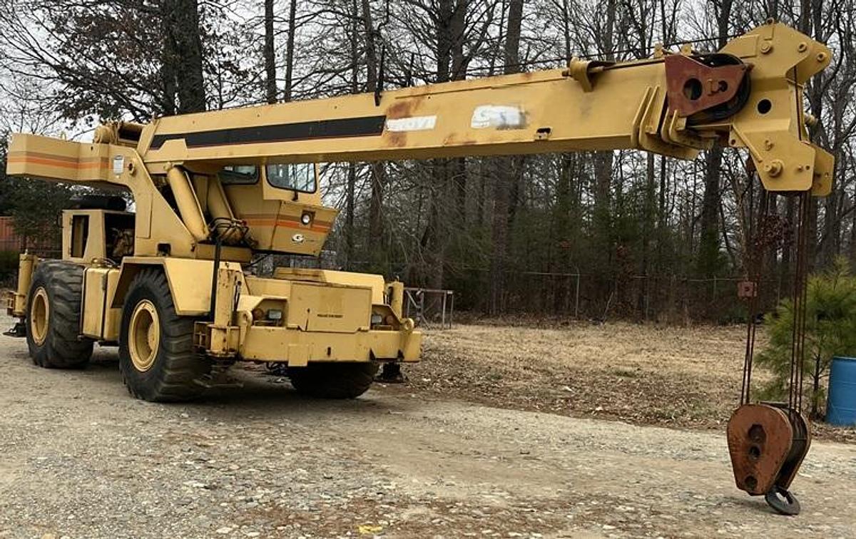 Used 1985 GROVE RT-522