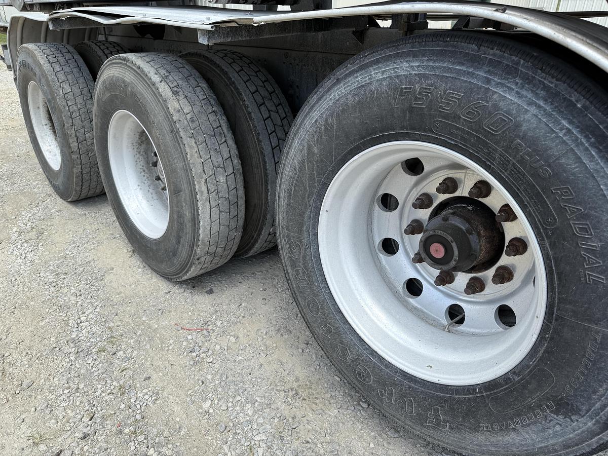 Used 2005 STERLING LT9500