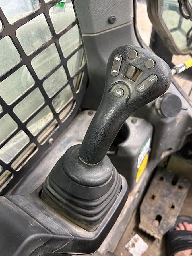 Used 2022 BOBCAT T76