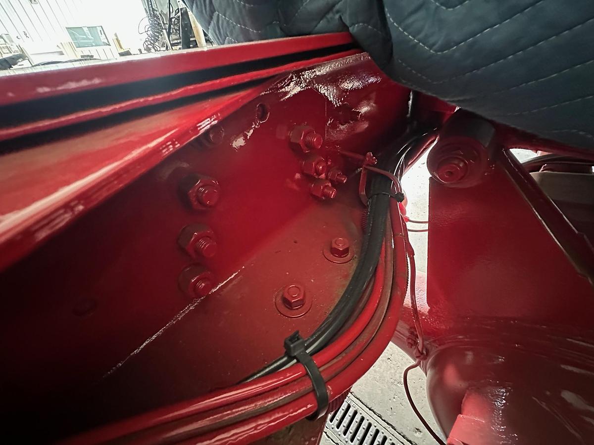 Used 1997 AUTOCAR DK6 Tilt Nose