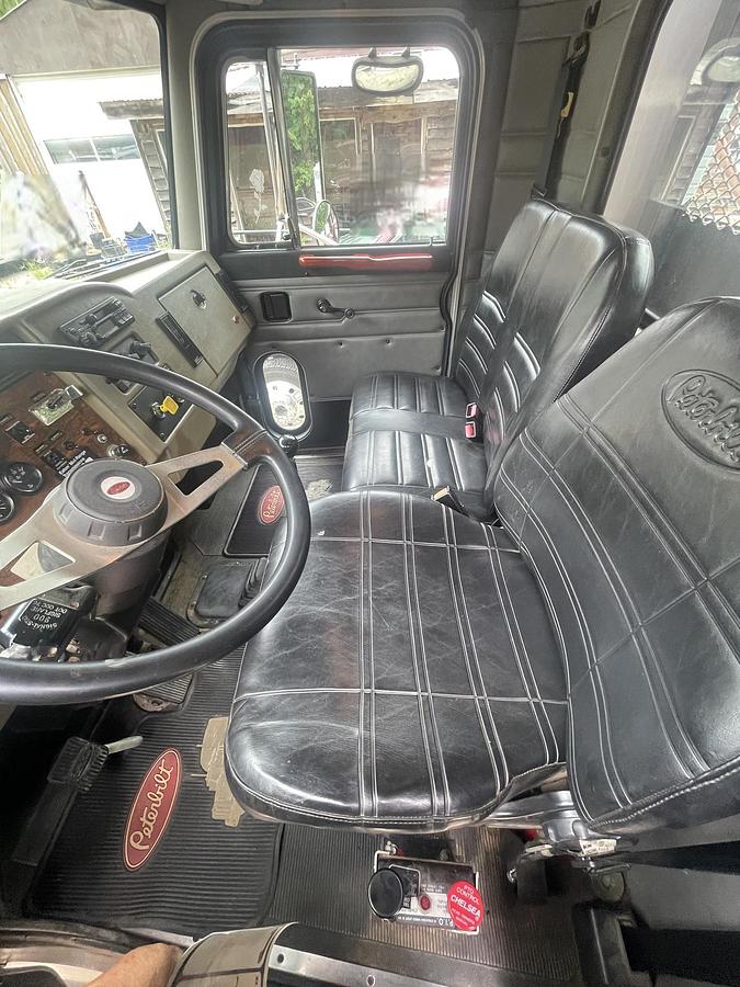 Used 1998 PETERBILT 330