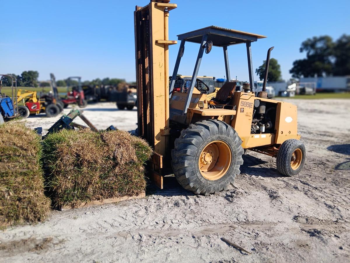 Used 1992 CASE 586E