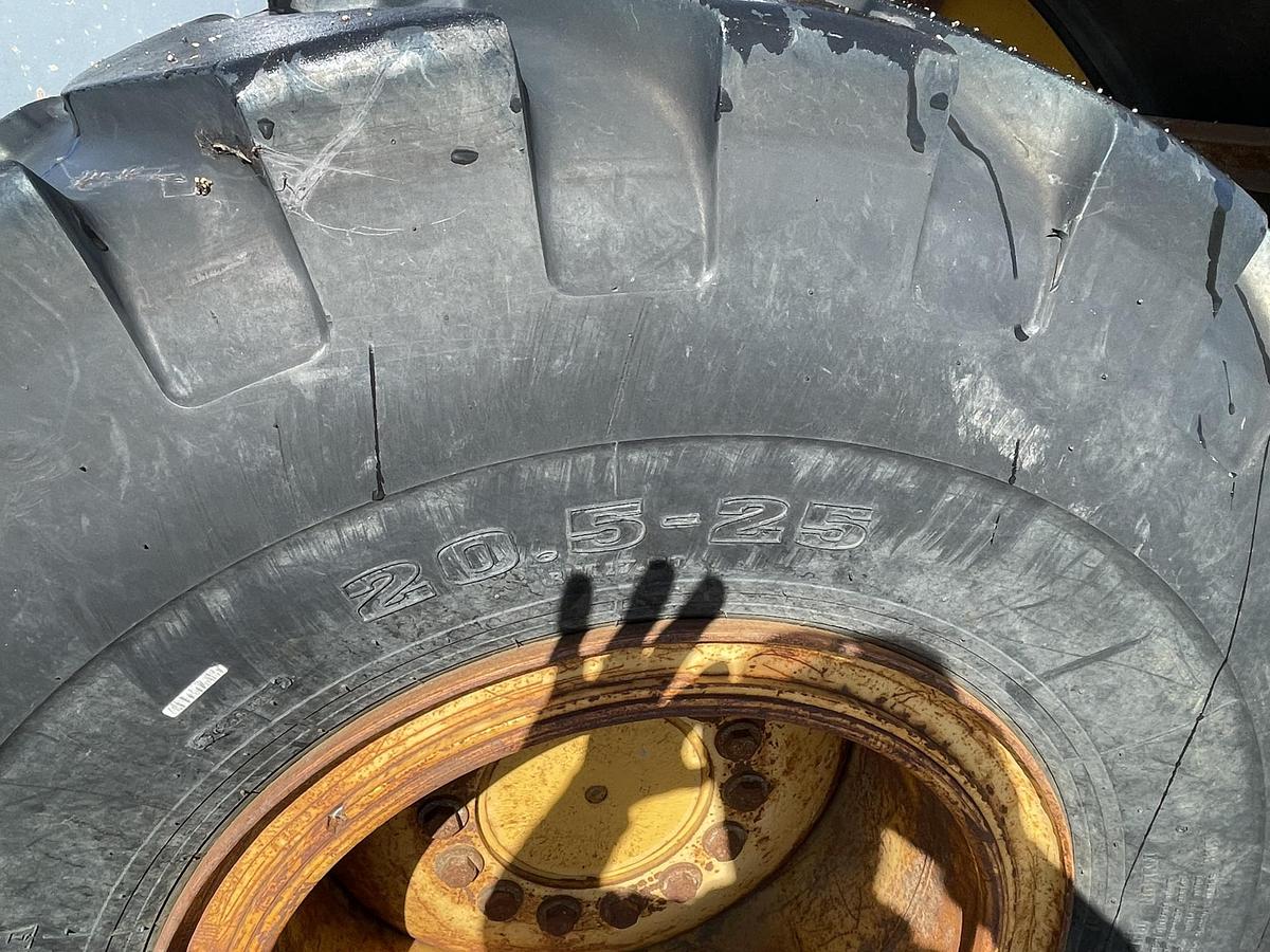 Used 2011 DEERE 544K