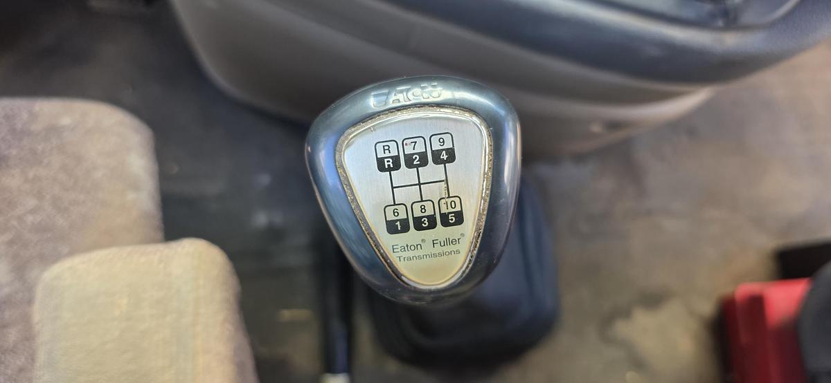 Used 2012 FREIGHTLINER Cascadia