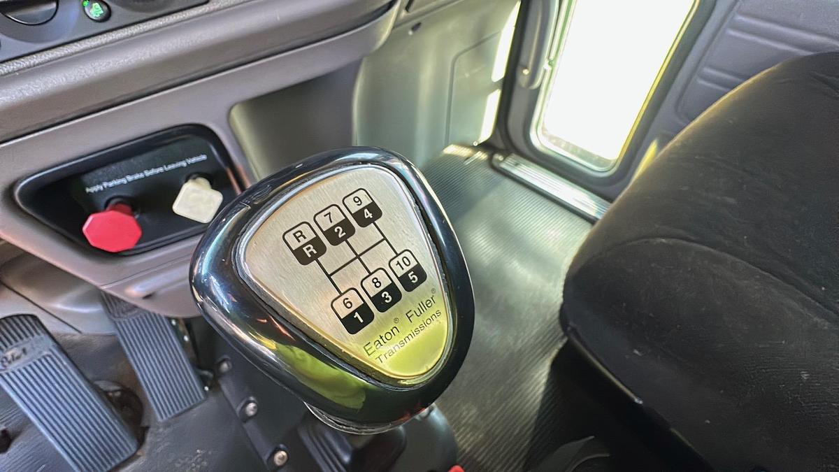 Used 2013 PETERBILT 384