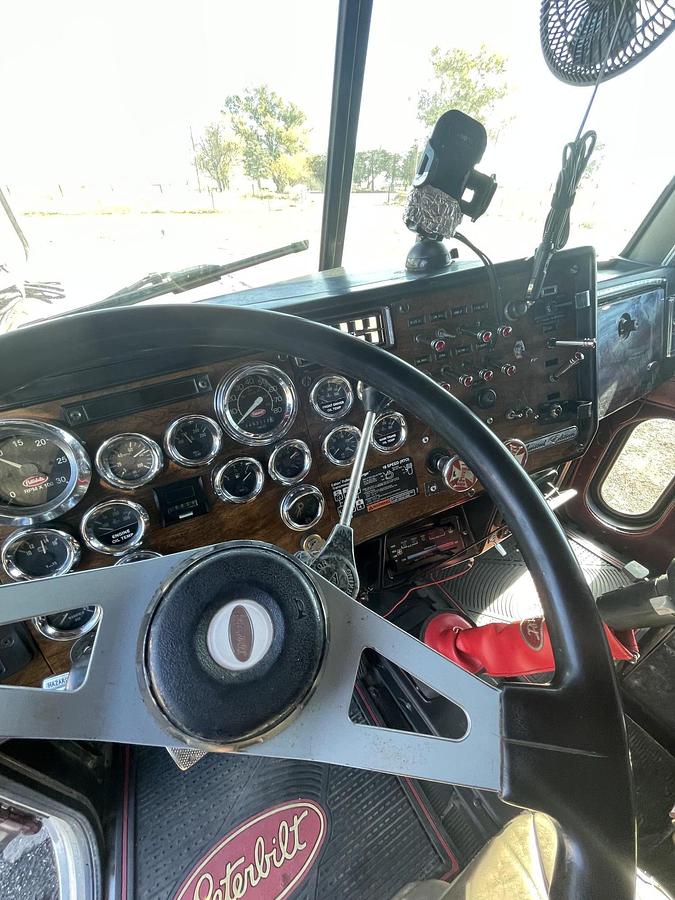 Used 1989 PETERBILT 379