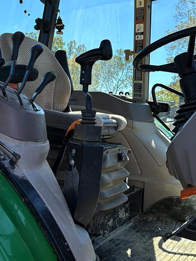 Used 2020 JOHN DEERE 6135E