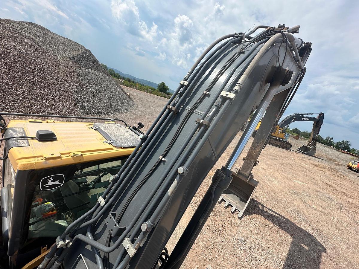 Used 2018 DEERE 380G LC