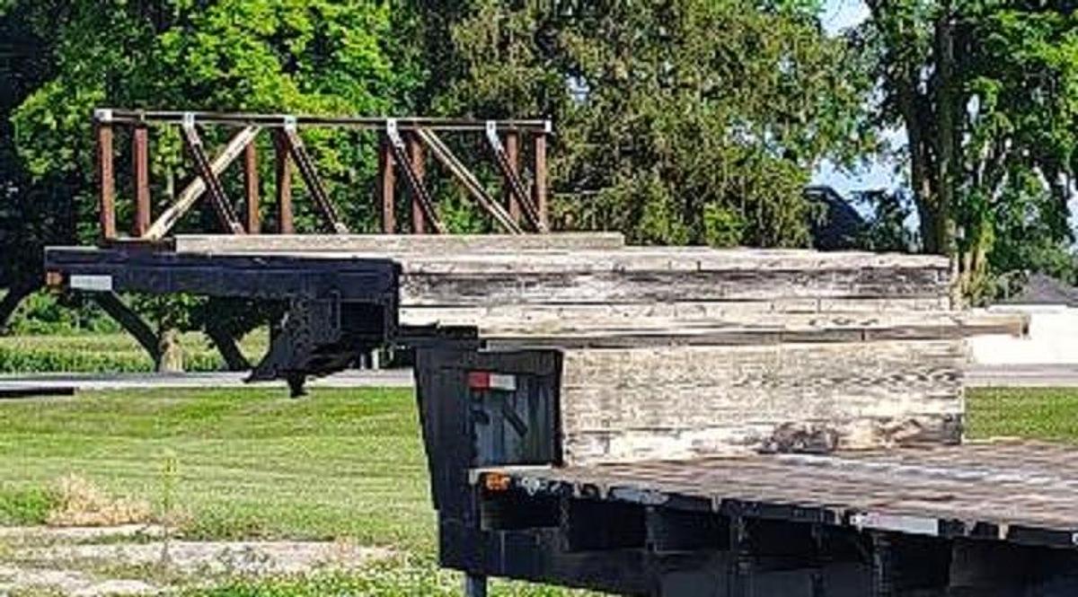 Used 2004 CUSTOM BUILT 33 foot