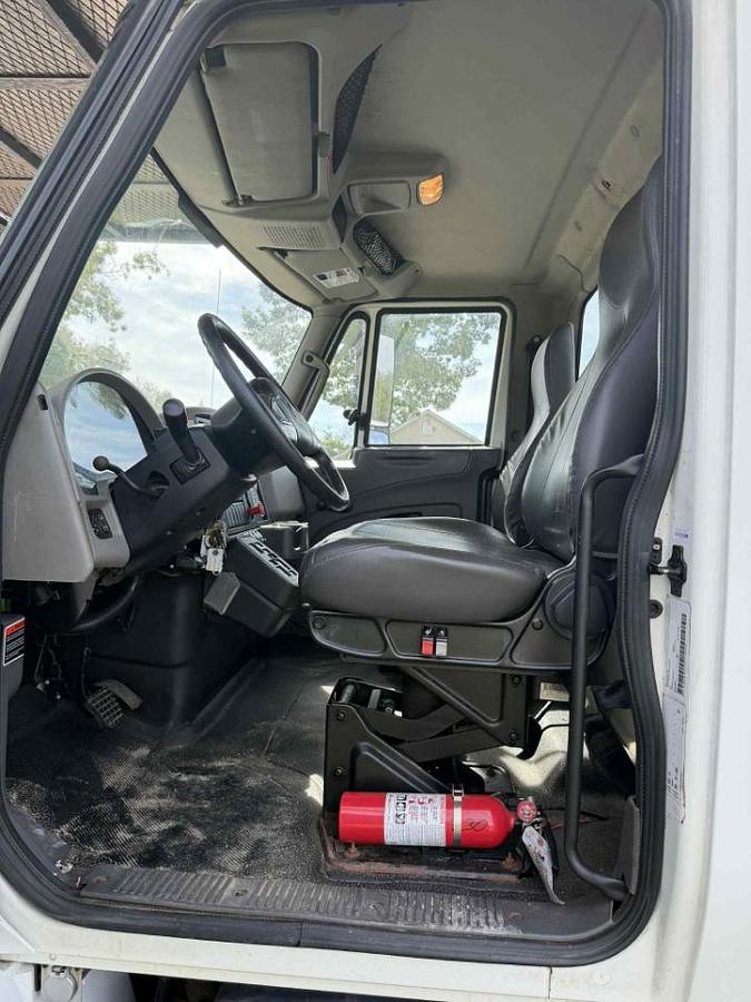 Used 2011 INTERNATIONAL 4300 Chipper Dump