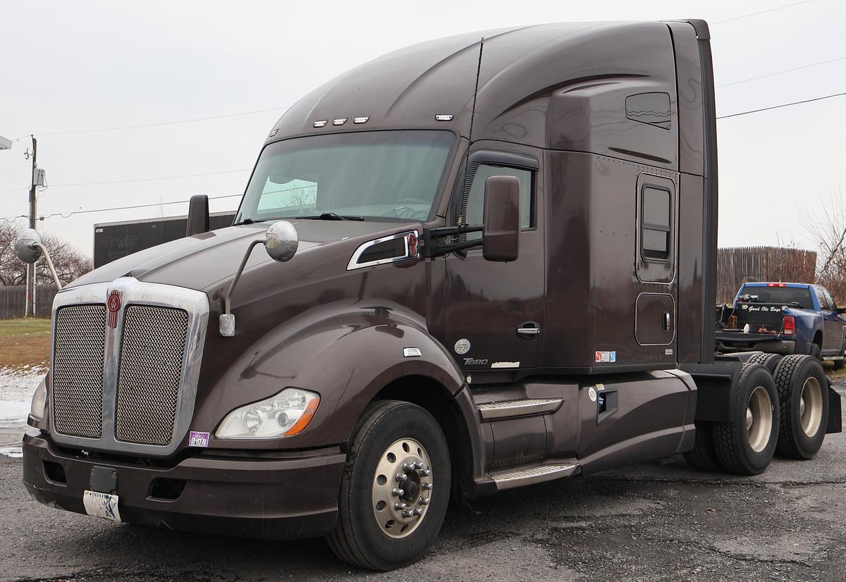 Used 2016 KENWORTH T680