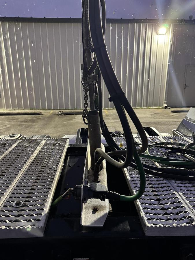 Used 2013 PETERBILT 388