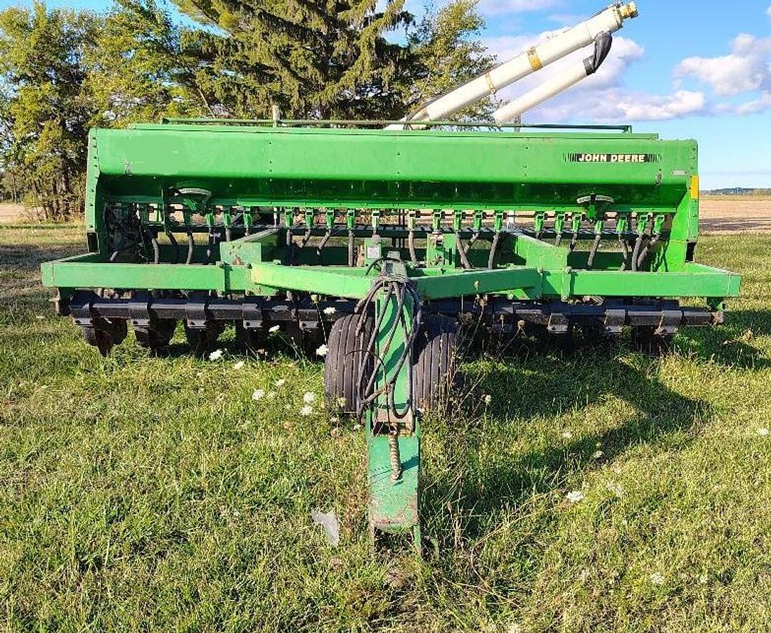 Used 1987 JOHN DEERE 750 Grain Drill