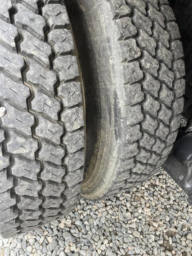 Used 2013 FREIGHTLINER Cascadia Septic Truck