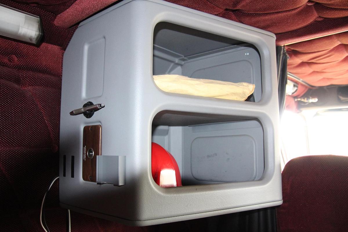 Used 1995 FREIGHTLINER 120