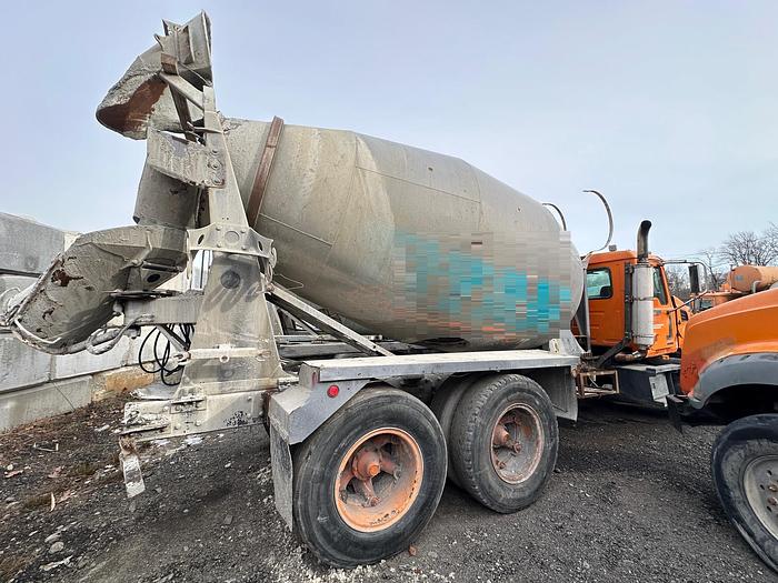 Used 2005 MACK CV713