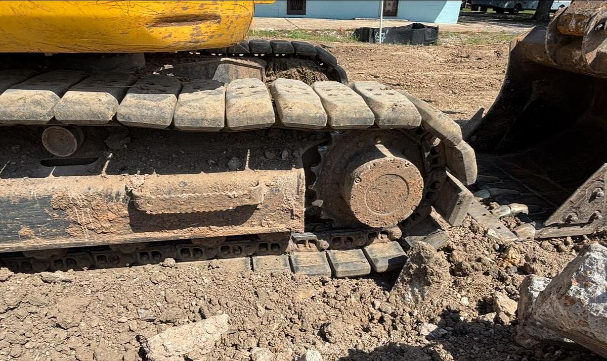 Used 2022 KOMATSU PC138USLC-11