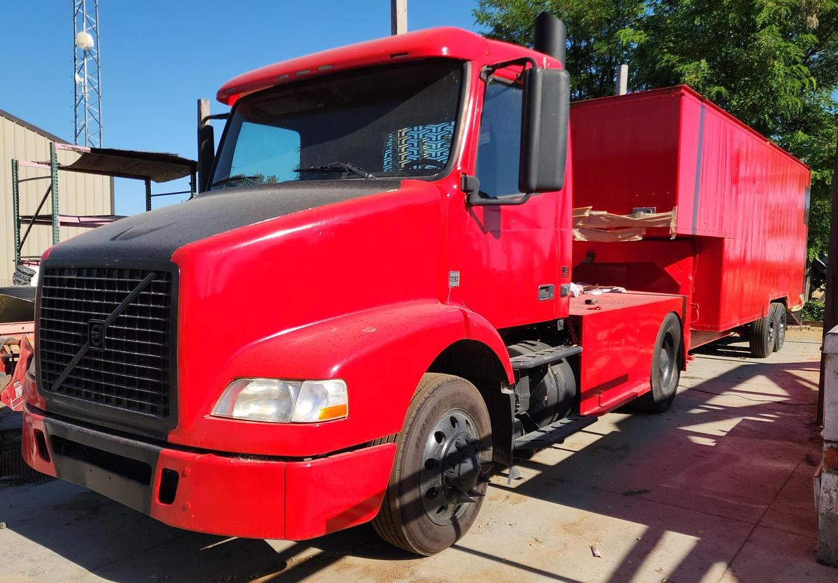 Used 2008 VOLVO VNM D13 4x2